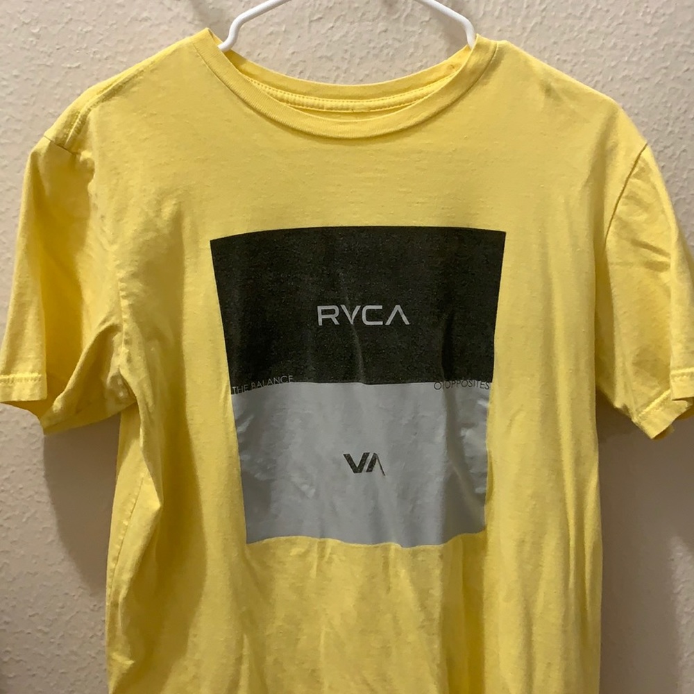 Yellow RVCA T. Size M